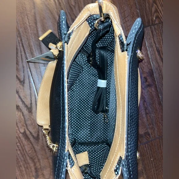 Bulldog BDP-061 Tote Style Purse w/ - Holster -Black & Tan NWT - Picture 2 of 4